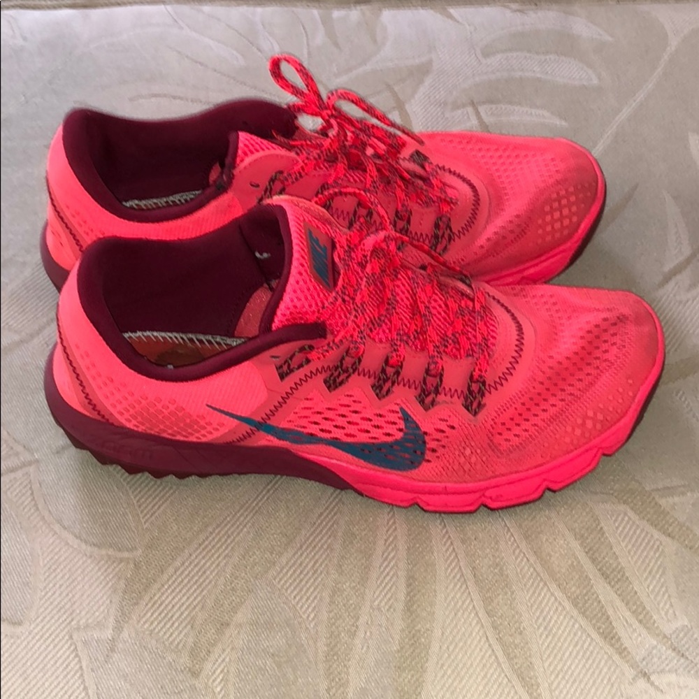 Nike hot pin/orange sneakers